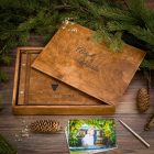 Fa borítású fotókönyv, betű kivágással