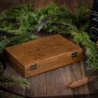 Elegáns, nyitható fedelű fénykép és USB pendrive tartó fadoboz, 150x230 mm-es, mahagóni
