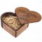 Szív alakú fa gyűrűtartó, gesztenye szín