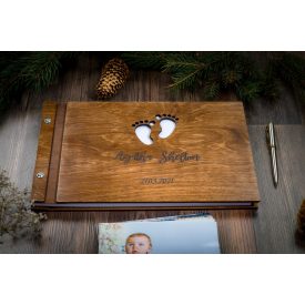 Fa borítású scrapbook, baba lábnyommal Fa borítású scrapbook, baba lábnyommal