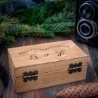 Nyitható fedelű USB pendrive tartó fadoboz 125x70 mm-es, gesztenye