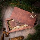 Nyitható fedelű USB pendrive tartó fadoboz 125x70 mm-es, vörös mahagóni